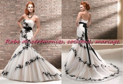 Robe de mariée NV blanche & noir coupe sirène VENDU avec jupon adapté.