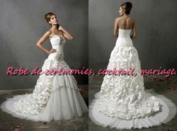 Robe de mariée SMP blanche bustier en coeur ornée de strass