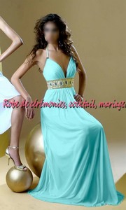 Robe de soirée CS turquoise pâle ceinturé doré.