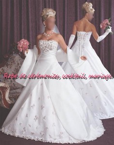 Robe de mariée SMP blanche VENDU avec jupon adapté & étole.
