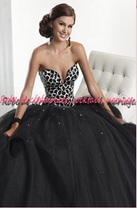 Robe de princesse Noir & blanc bustier tacheté VENDU avec jupon adapté.