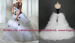 Robe de mariée NV blanche & noir VENDU avec jupon adapté, tour de cou et tour de poignet.