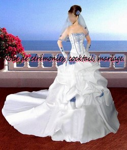 Robe de mariée NV Blanc & bleu VENDU avec jupon adapté, voile et gants