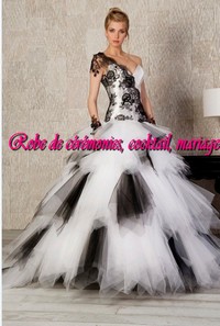 Robe de mariée blanc et noir asymétrique VENDU avec jupon adpaté
