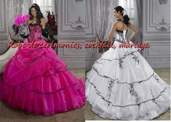 Robe de mariée NVP fuchsia et noir VENDU avec jupon adapté.