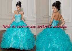 Robe de princesse NVP turquoise bustier en coeur ornée de strass VENDU avec jupon adapté.
