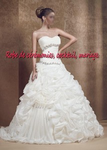 Robe de mariée SMP ivoire coupe plissé VENDU avec jupon adapté.