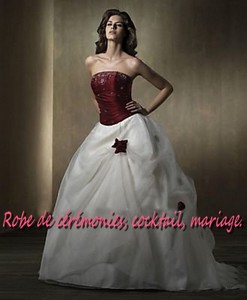 Robe de mariée NV bordeaux et blanche VENDU avec jupon adapté.