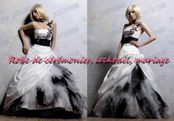 Robe de mariée NV Noir et blanc cintré VENDU avec jupon adapté