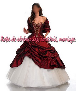 Robe de mariée NV bordeaux & blanc VENDU avec jupon adapté & étole