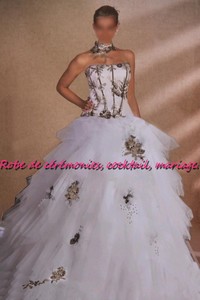 Robe de mariée NV Blanche & taupe  VENDU avec jupon adapté & tour de cou.