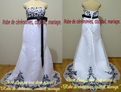Robe de mariée blanche et noir coupe trompette