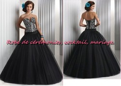 Robe de princesse Noir & blanc bustier tacheté VENDU avec jupon adapté.