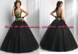 Robe de princesse Vert & noir VENDU avec jupon adapté.