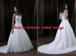 Robe de mariée SMP blanche bustier en V VENDU avec jupon adapté.