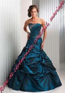 Robe de soirée bleu essence VENDU avec jupon adapté.