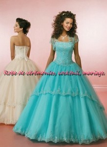 Robe de princesse turquoise VENDU avec boléro & jupon adapté.
