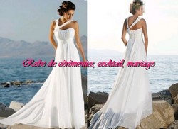 Robe de mariée SMP blanche coupe ligne A à bretelle asymétrique.