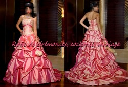 Robe de princesse rose corail VENDU avec jupon adapté.