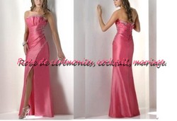 Robe de soirée fenté rose ornée de strass
