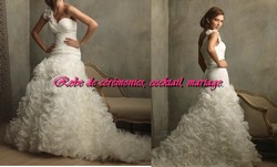 Robe de mariée romantique asymétrique blanche VENDU avec jupon adapté.