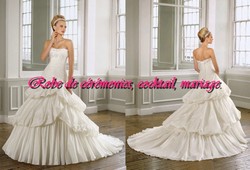 Robe de mariée romantique blanc cassé traîne plissé VENDU avec jupon adapté.