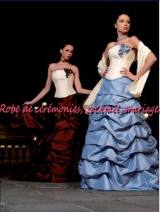 Robe de mariée glamour saumoné & ivoire VENDU avec étole et jupon adapté.