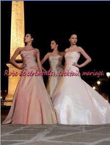 Robe de mariée glamour rosé VENDU avec jupon adapté.