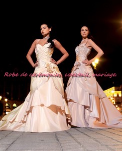 Robe de mariée glamour abricot VENDU avec jupon adapté.
