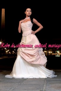 Robe de mariée glamour rosé & blanc VENDU avec jupon adapté.