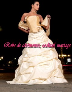 Robe de mariée glamour doré & ivoire VENDU avec étole et jupon adapté.
