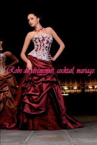 Robe de mariée glamour rose & blanc VENDU avec jupon adapté.