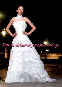 Robe de mariée glamour blanche VENDU avec jupon adapté.