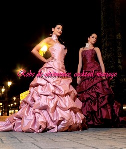 Robe de mariée glamour rosé plissé VENDU avec jupon adapté.
