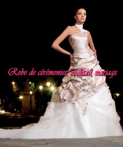 Robe de mariée glamour taupe & blanc VENDU avec jupon adapté.