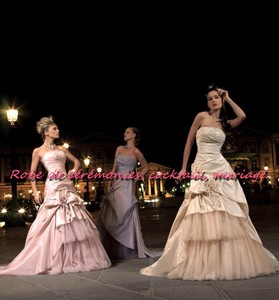 Robe de mariée glamour beige VENDU avec jupon adapté.
