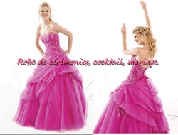 Robe de princesse rose fuchsia VENDU avec jupon adapté.