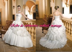 Robe de mariée romantique blanc plissé bustier VENDU avec jupon adapté.