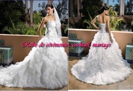 Robe de mariée prestige blanche bustier ornée de strasse et perle VENDU avec jupon adapté