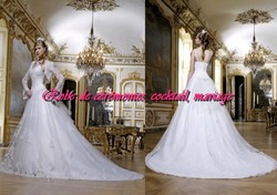 Robe de mariée romantique blanche en dentelle VENDU avec jupon adapté.