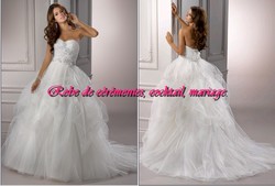 Robe de mariée romantique motif floral VENDU avec jupon adapté.