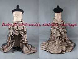 Robe de mariée NV Marron et ocre coupe asymétrique.