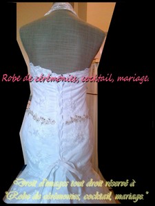 Robe de mariée blanche avec col américain VENDU avec jupon adapté.