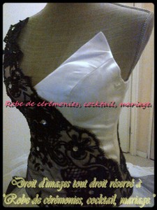 Robe de mariée blanc et noir asymétrique VENDU avec jupon adpaté.