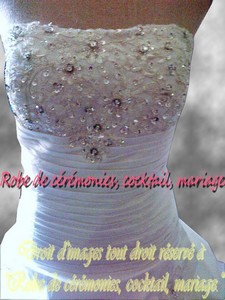 Robe de mariée prestige blanche bustier brodée VENDU avec jupon adapté.