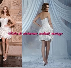 Robe de cocktail SLD blanche légère coupe boule.