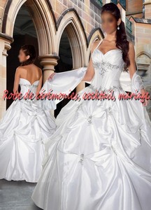 Robe de princesse NVP blanche VENDU avec jupon adapté & étole.